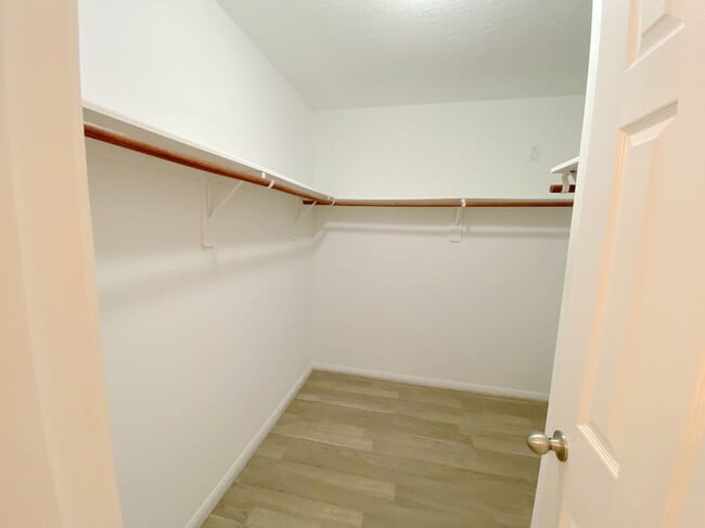 Building Photo - 16608 Foursquare Dr