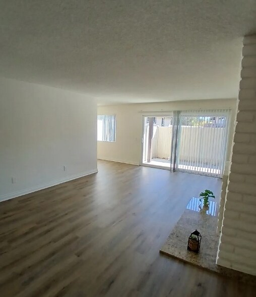 Building Photo - 809 Amigos Way