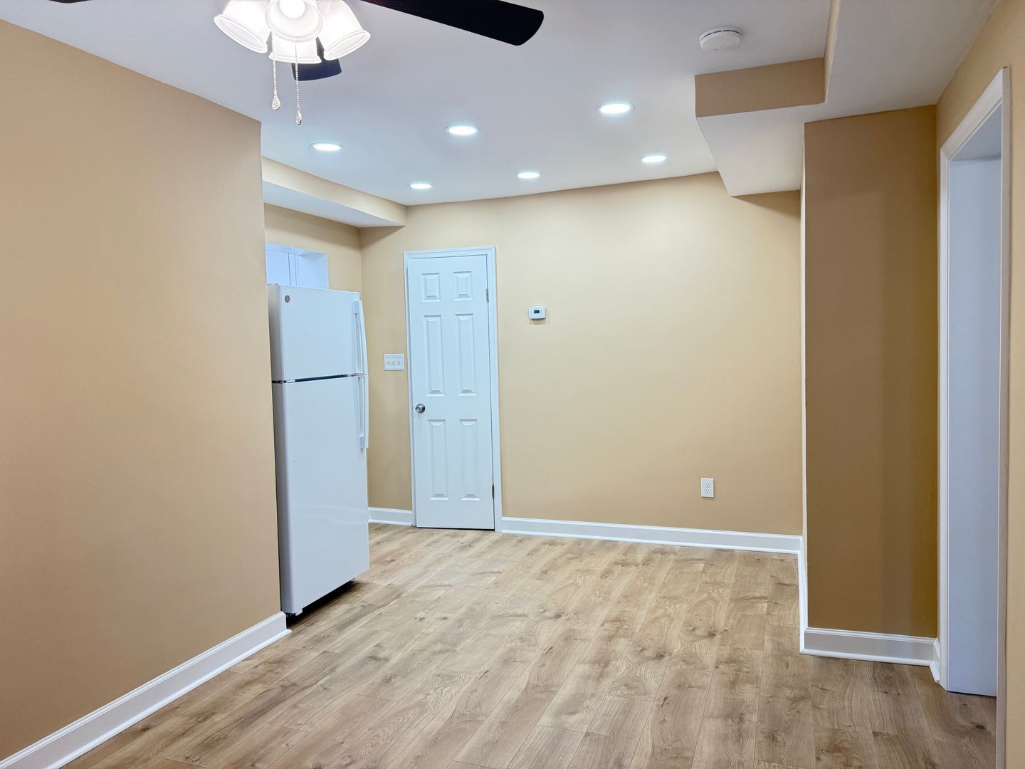 Building Photo - 8716 Plymouth St