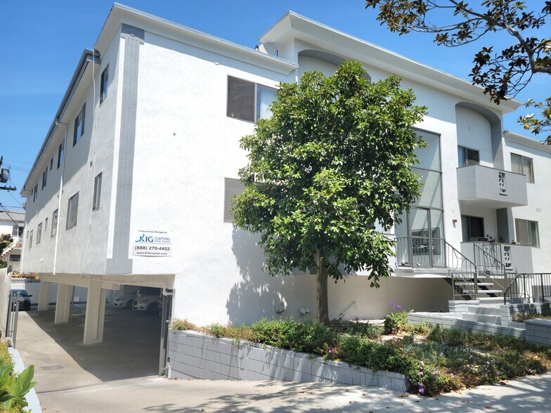 Building Photo - 825 S Bedford St