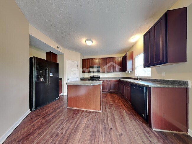 Building Photo - 45 Haverstraw Pl