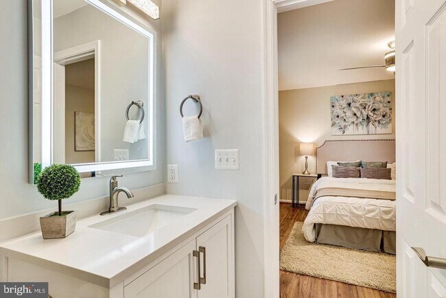 Building Photo - 13491 Old Dairy Ct