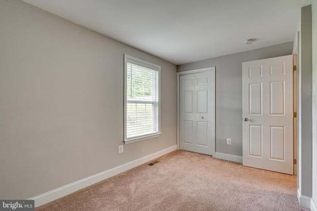 Building Photo - 3757 Hunting Creek Rd