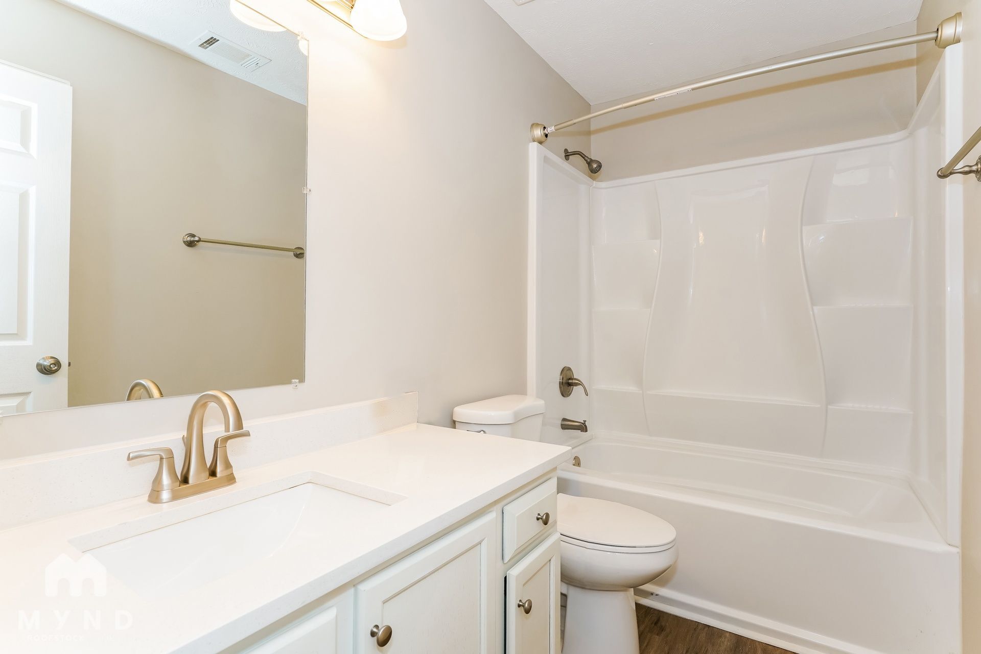 Building Photo - 252 Cedarview Dr