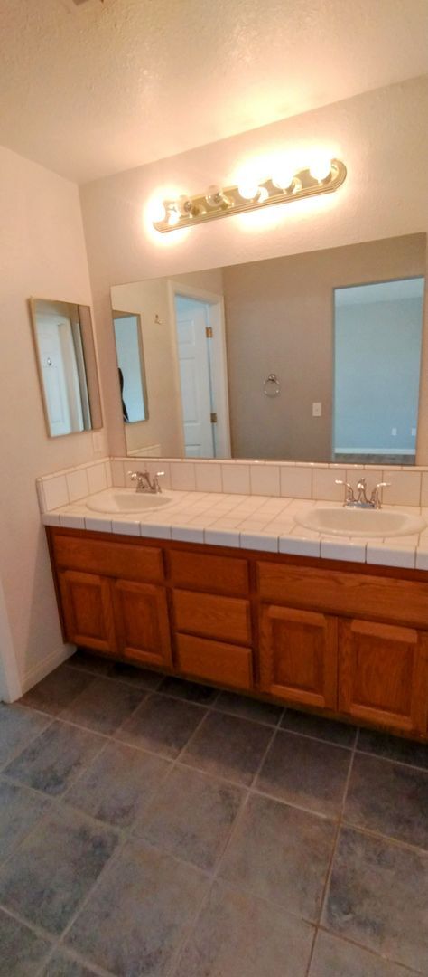 Building Photo - A 3 Bedroom 2 Bath Home in Indian Cover Ne...