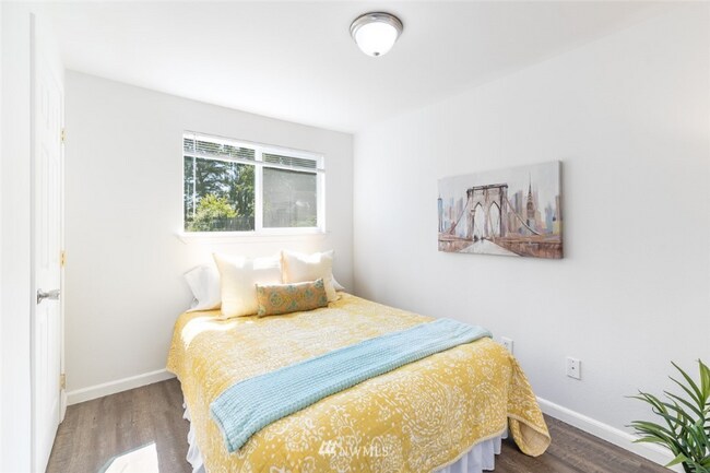 Building Photo - 1744 N Rainier Ave