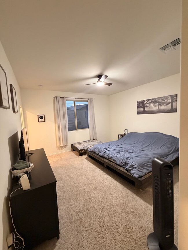 Building Photo - 9020 E Pantano Bluff Dr