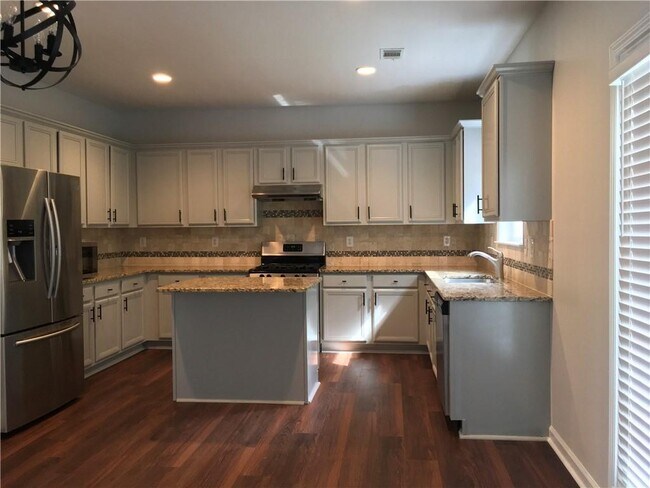 Building Photo - 2015 Spring Mist Terrace NE