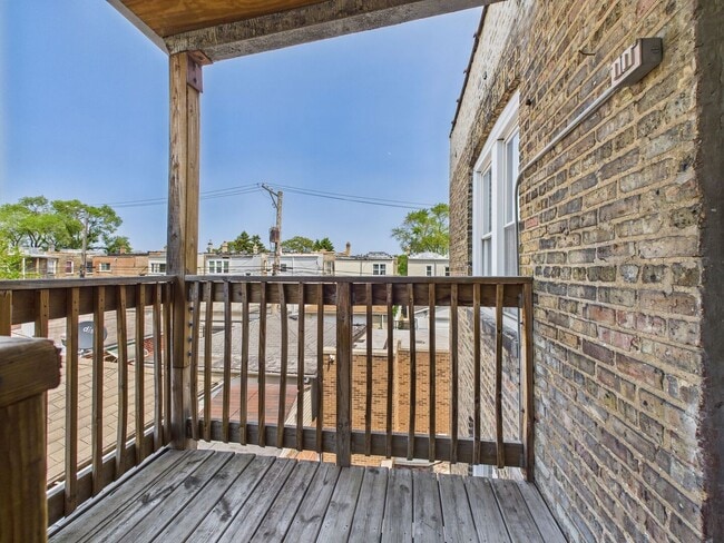 Building Photo - 4338 W Kamerling Ave