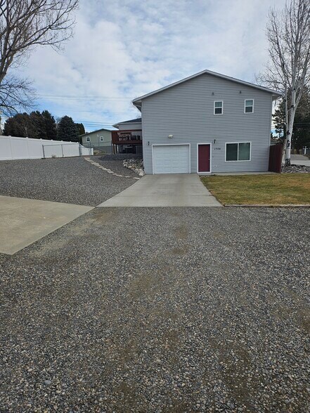 Building Photo - 1726 Lake Elmo Dr