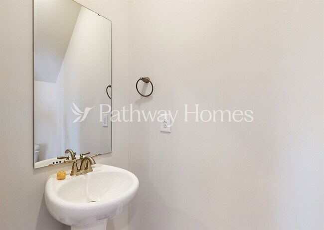 Building Photo - 207 Adams Tree Wy