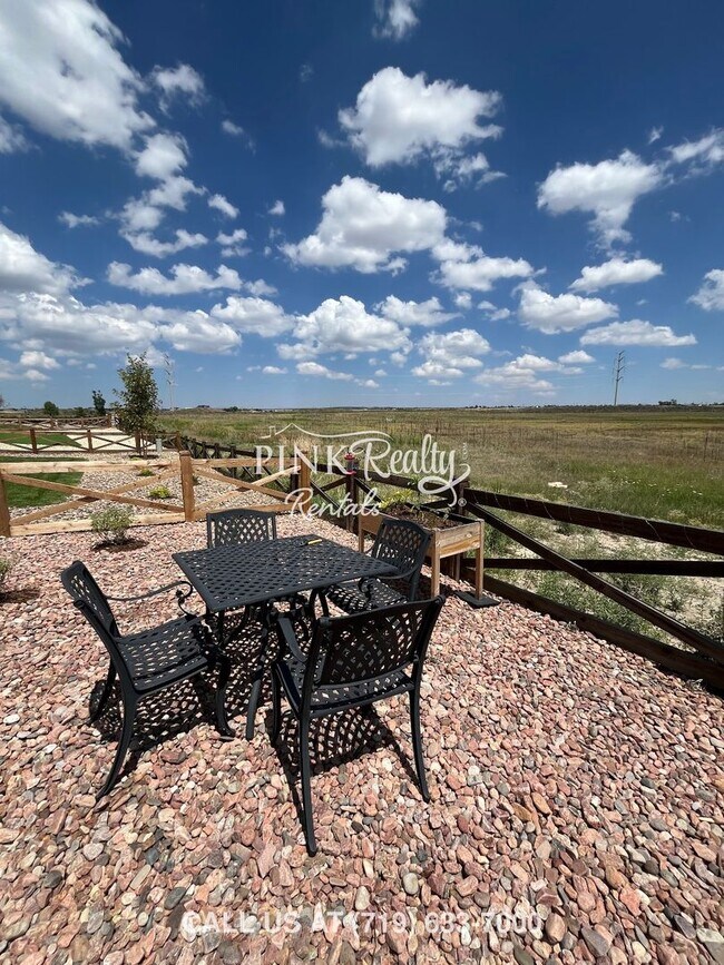 Building Photo - 9656 Feathergrass Dr