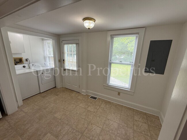 Building Photo - 265 Keating Dr