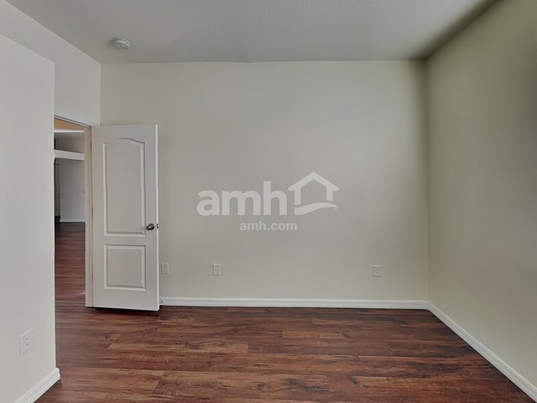 Building Photo - 13219 Beechberry Dr