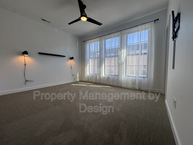 Building Photo - 1367 Keosauqua Way