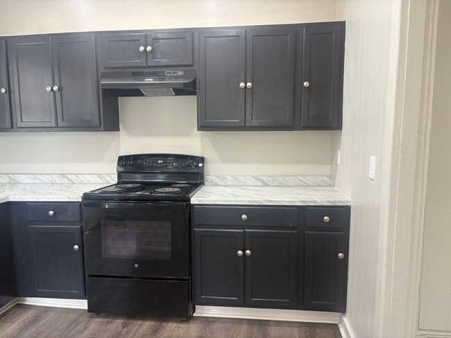 Building Photo - Remodeled Two Bedroom Home in NW OKC