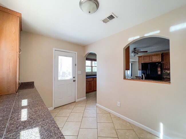 Building Photo - A Beautiful 2 Bedroom Home with Office and 2 Bonus Room