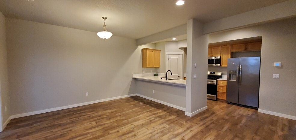 Building Photo - 7031 N Geneva Way