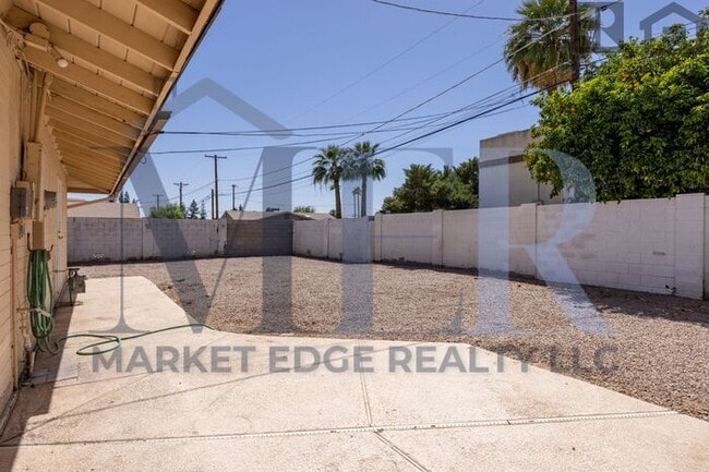 Building Photo - 3Bed/2Bath House at 19th/Camelback! $1599 ...