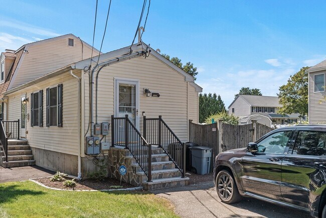 Building Photo - 124 Washington St