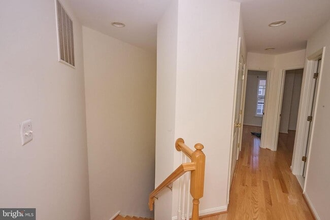 Building Photo - 43259 Sunderleigh Square