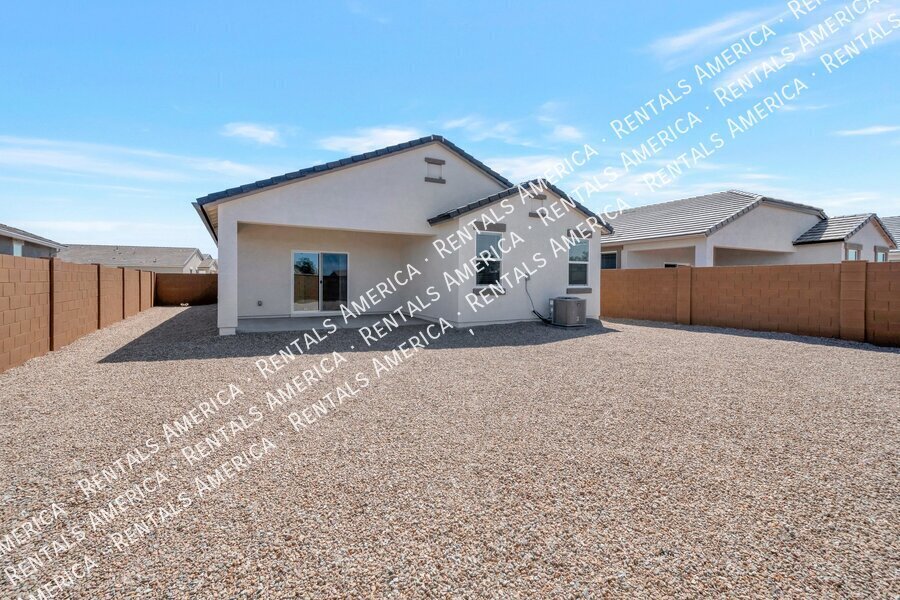 Building Photo - 22560 N Lynn St