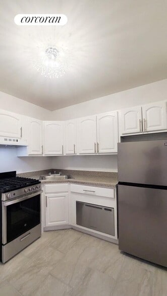 Building Photo - 306 W 51st St