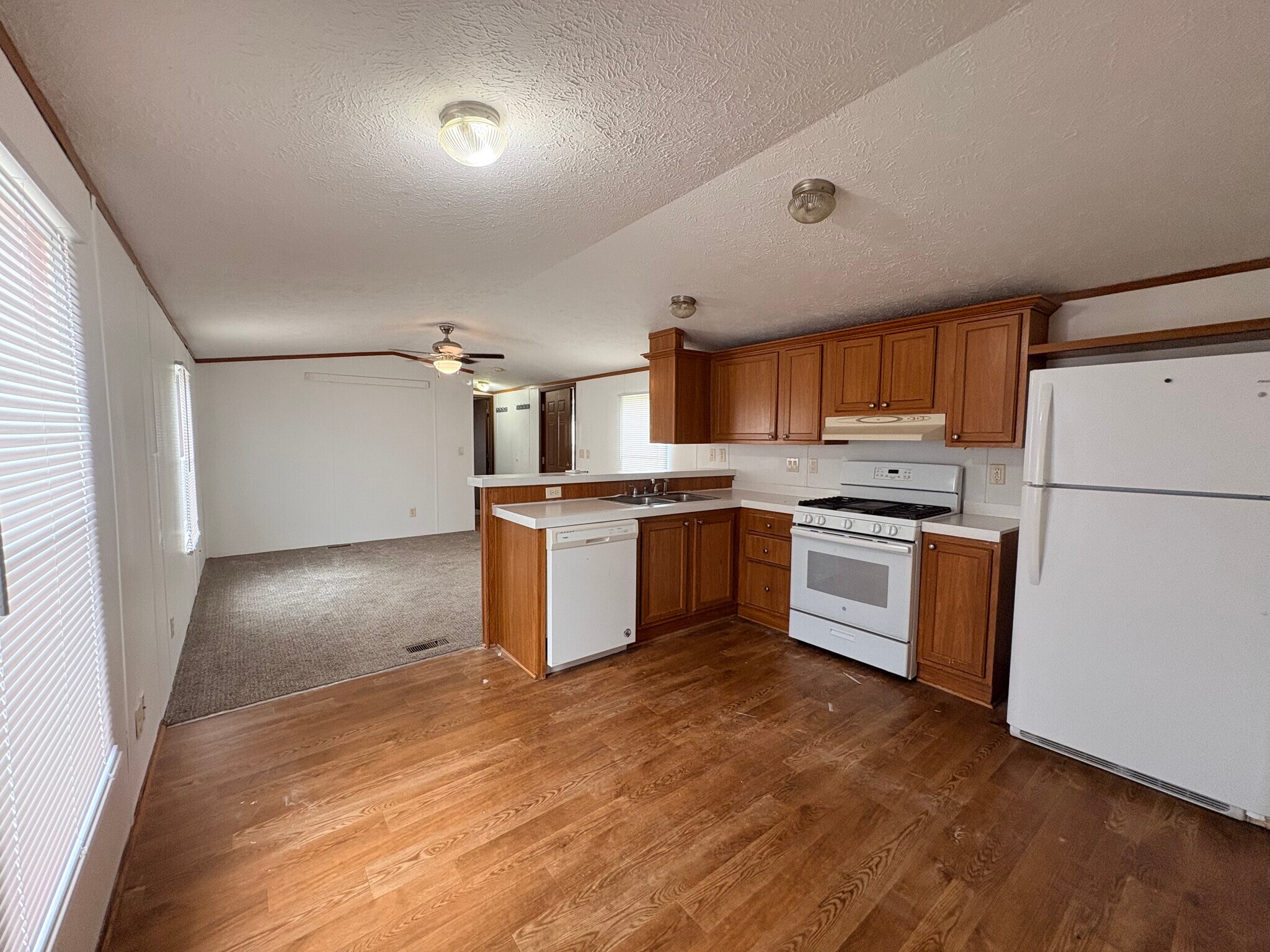 Building Photo - 319 Spring Park Dr