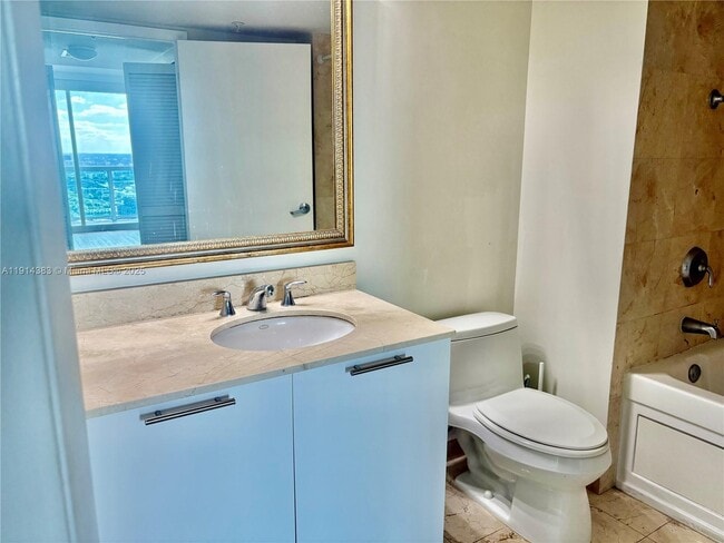 Building Photo - 1800 N Bayshore Dr