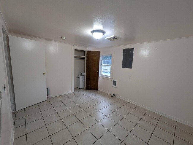 Building Photo - 1 Torr Ave