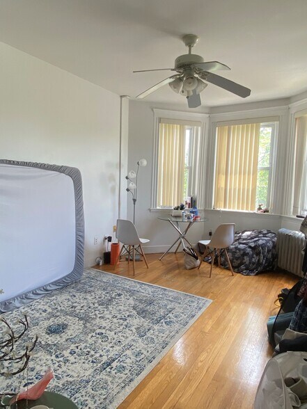 Building Photo - 95 Park Dr