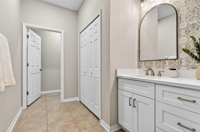 Building Photo - 8060 Roma Dune Dr