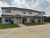 Building Photo - 1602 Aztec Trce