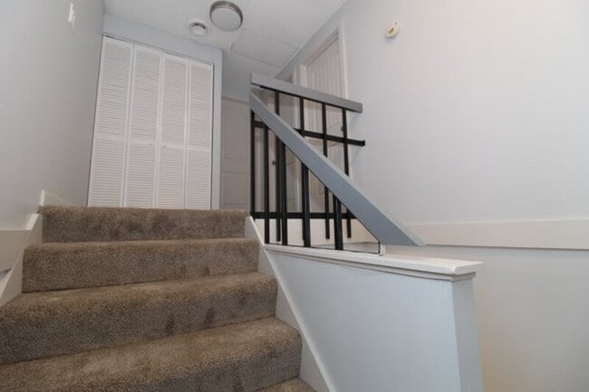 Building Photo - 12313 NE 150th Ct