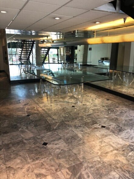 Building Photo - 3949 Los Feliz Blvd