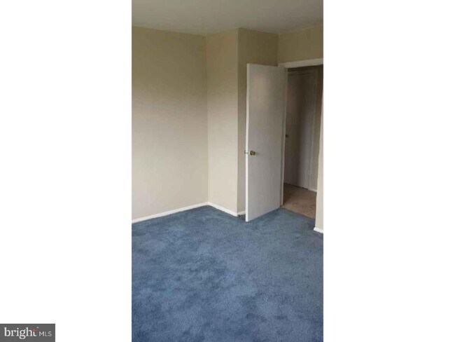 Building Photo - 35 Florence Tollgate