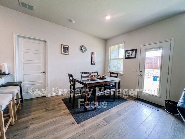 Building Photo - 7321 Bledington Ln