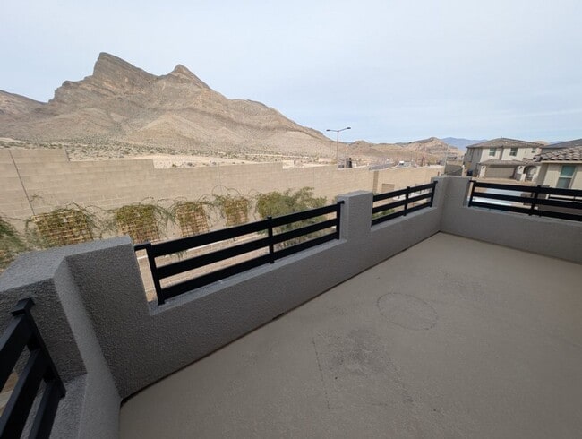 Building Photo - 11816 River Hawk Ave