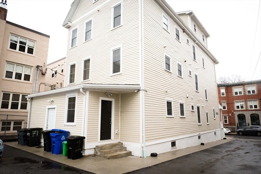 Building Photo - 71 Ruthven St
