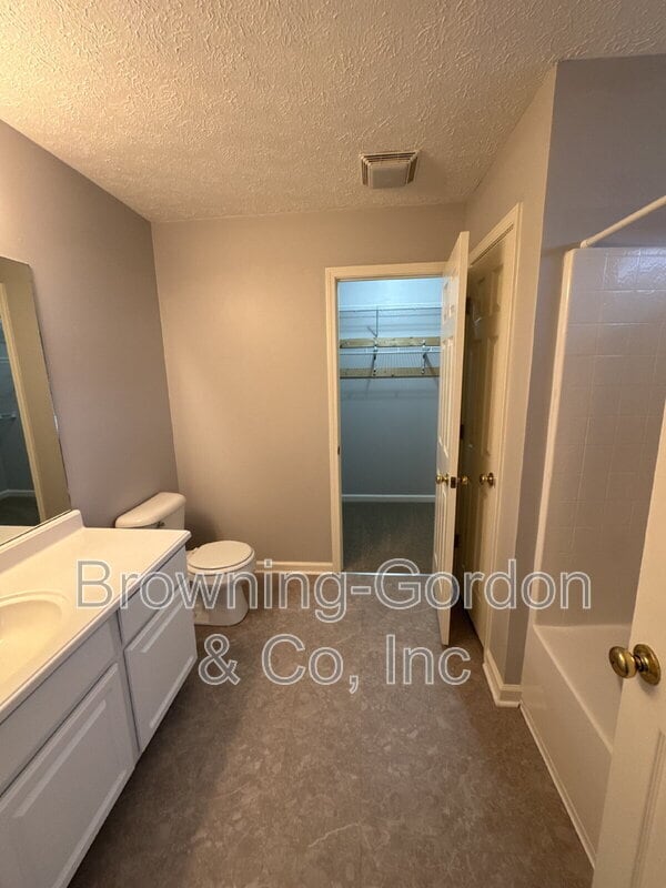 Building Photo - 2757 Welshcrest Dr