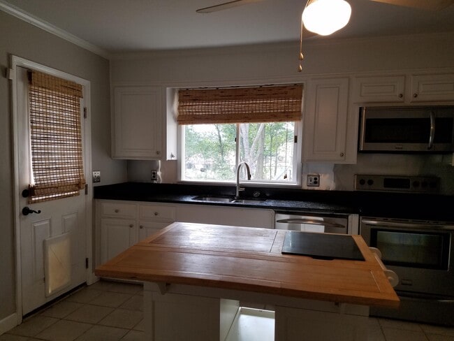 Building Photo - 406 Owens Dr