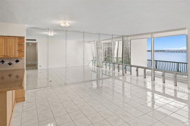 Building Photo - 1408 Brickell Bay Dr