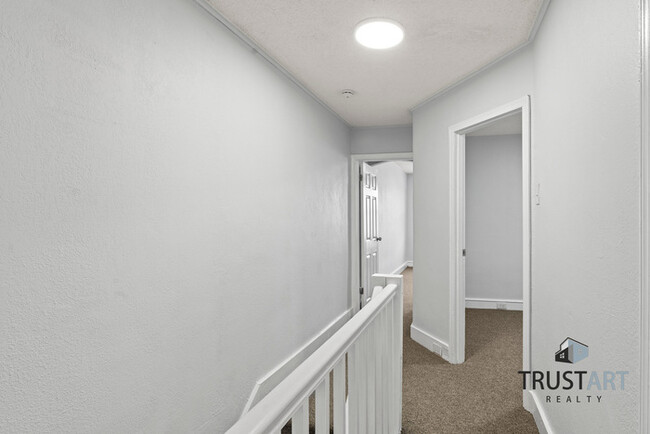 Building Photo - 3 bedroom house in West Oak Lane Philadelp...