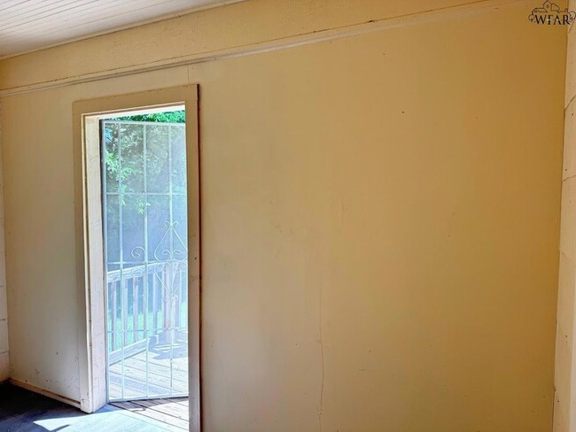 Building Photo - 2007 10th St