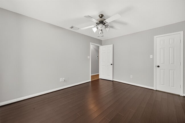 Building Photo - 1127 W 24th St