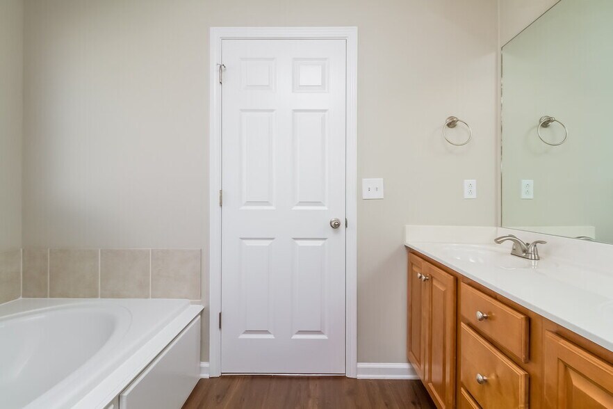 Building Photo - 1511 Antebellum Dr