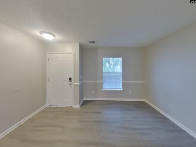 Building Photo - 124 Wigmore Ln