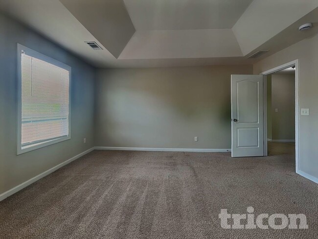 Building Photo - 199 Arrowhead Dr