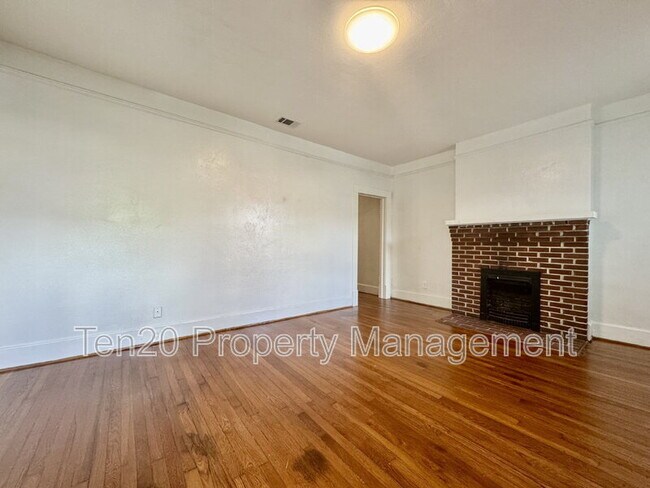 Building Photo - 1219 Owsley Ave