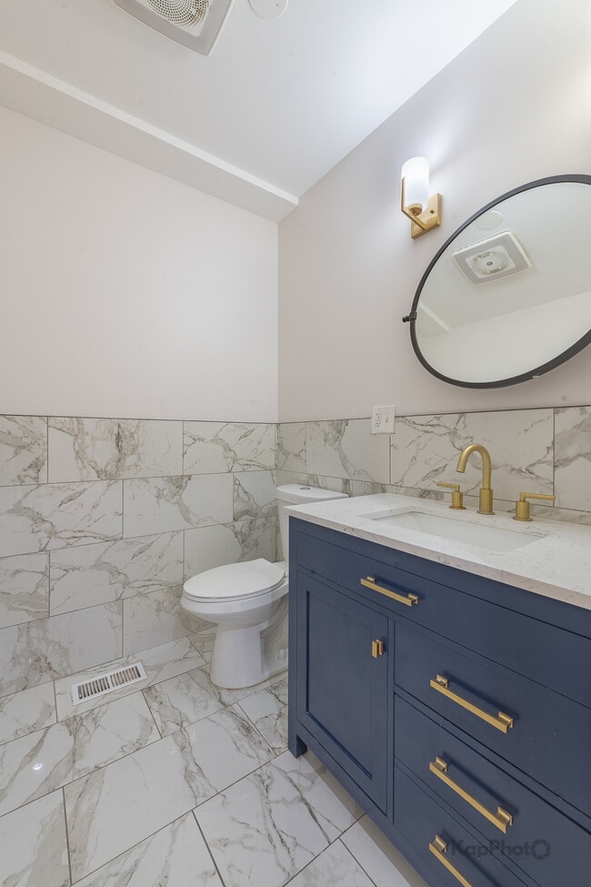 Building Photo - 527 N Ridgeway Ave